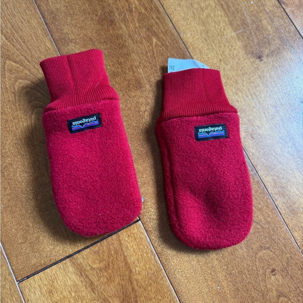 Patagonia Vibrant Red Fleece Mittens